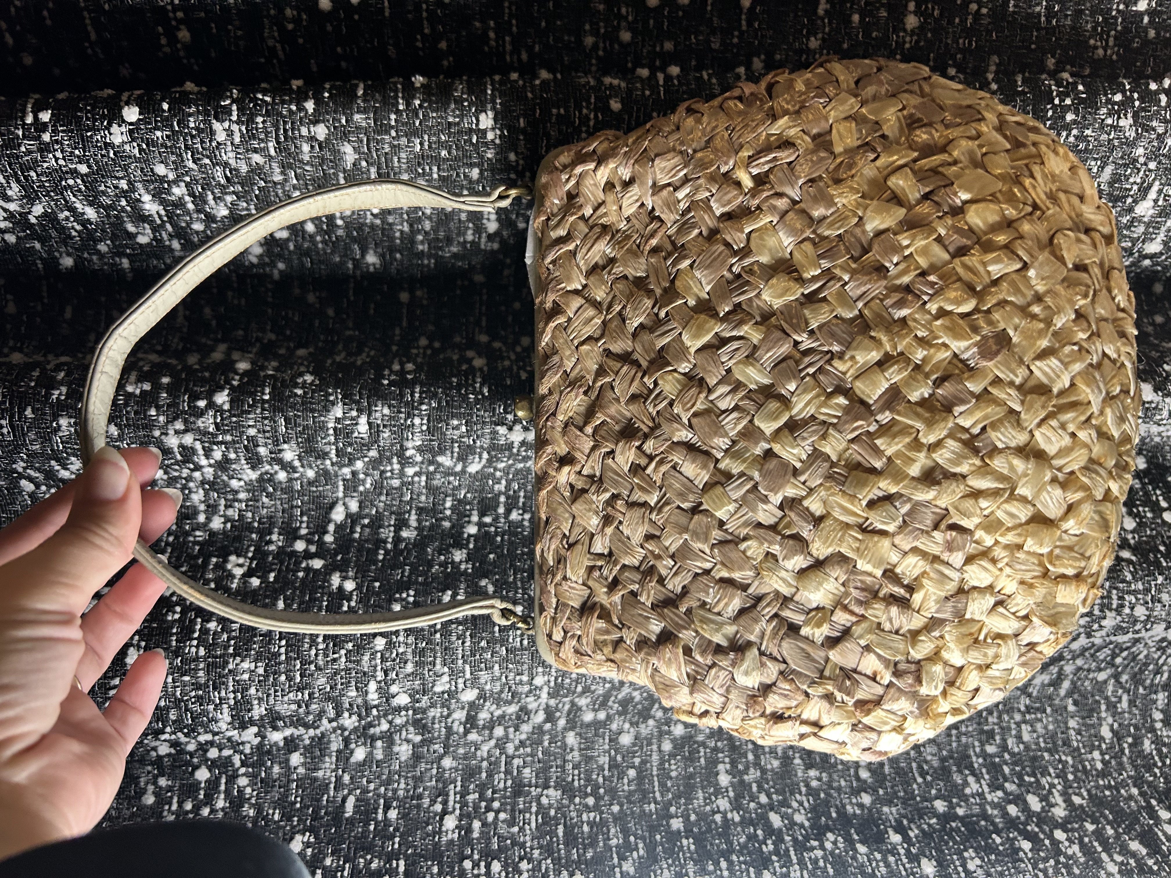 Vintage 1950s straw handbag
