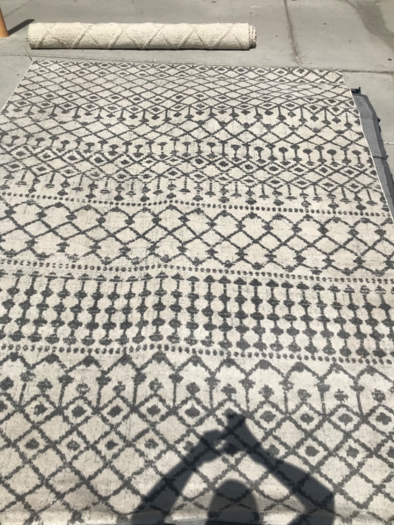 Diamonds Low Surya Chester 7.10x10.3 Gray White