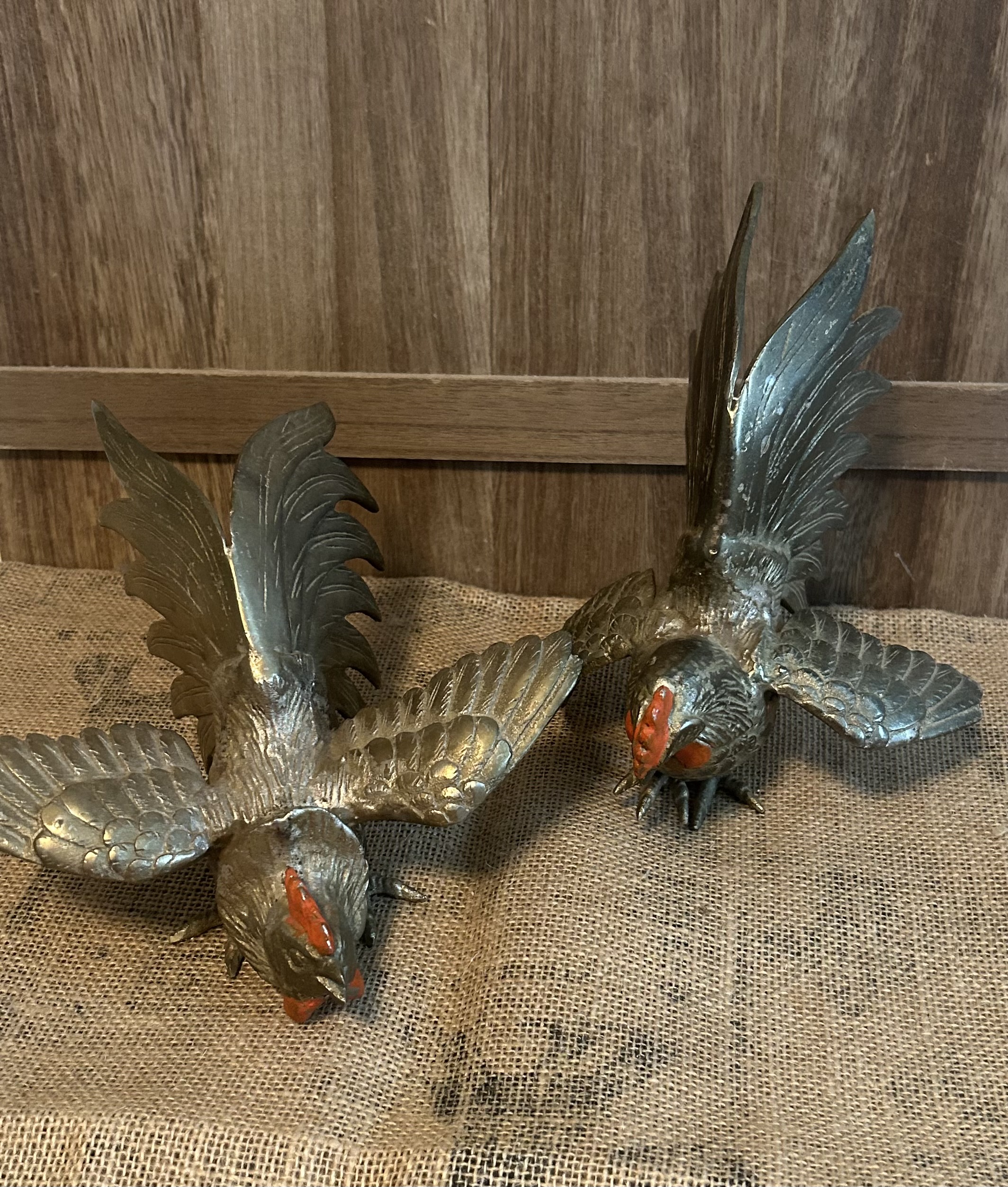 Vtg silver metal rooster fig ( set)