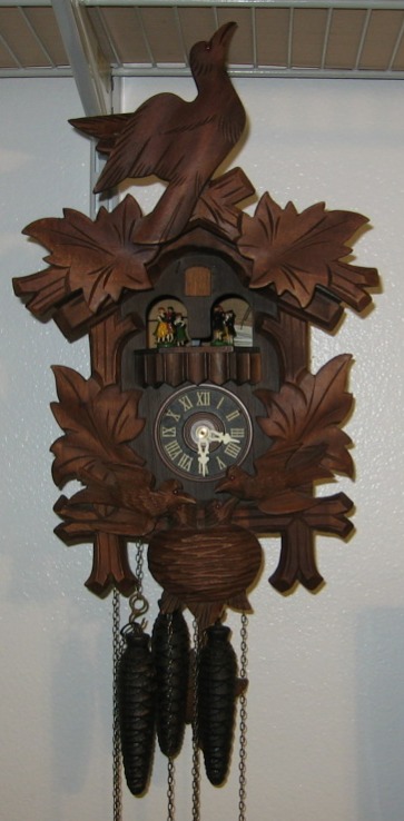 1-day Cuckoo Clock, traditional, music box/dancers