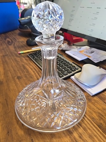 Vintage Large Heavy Cut Glass Ornate Crystal Wine Decanter w/Stopper 11"Tall