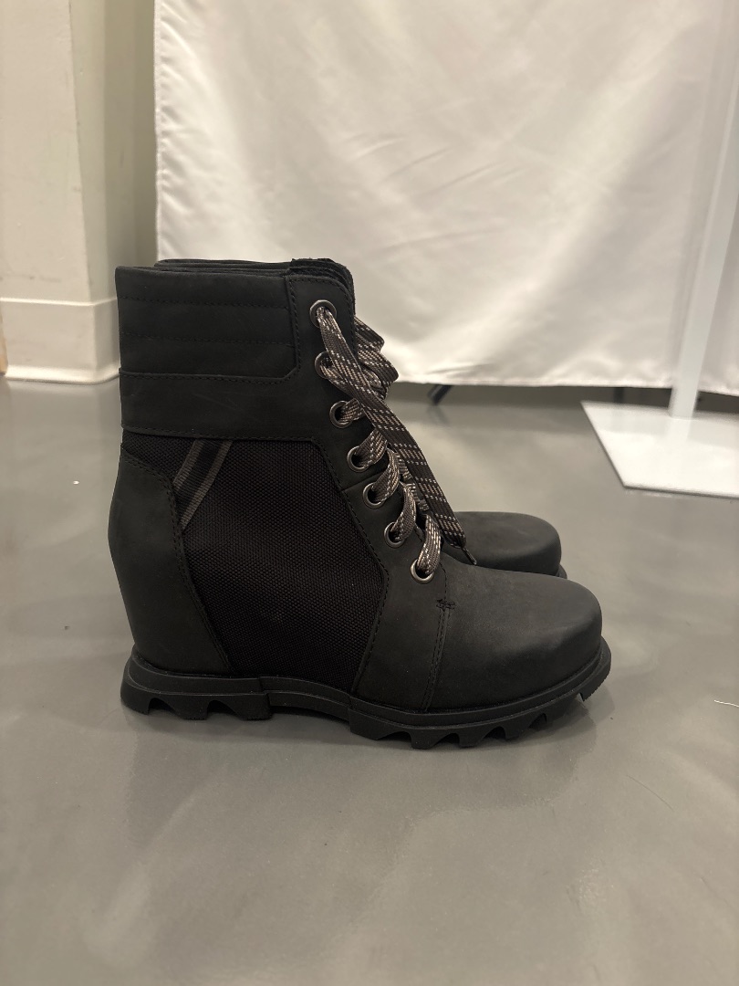 Sorel Boots, Black, 8, New With Tags